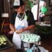 Elkin Villada: El panadero que vende buñuelos en bicicleta