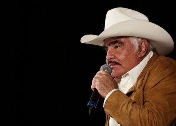 Según informe médico la salud de Vicente Fernández presenta una leve mejoría