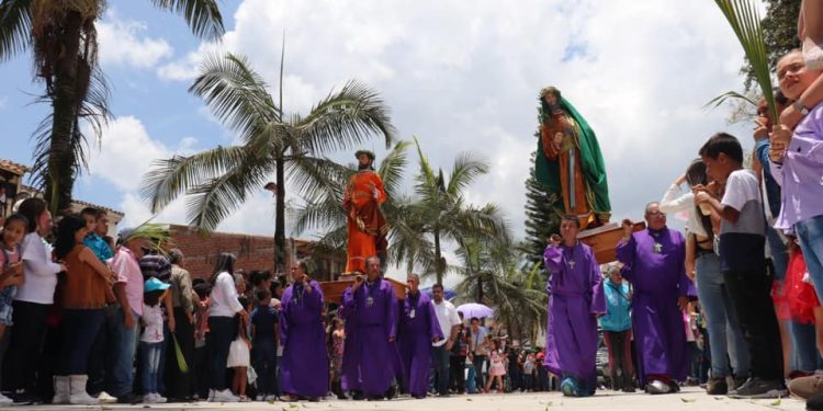 La Basílica Menor Nuestra Señora del Carmen vuelve a abrir sus puertas para celebrar la Semana Santa.