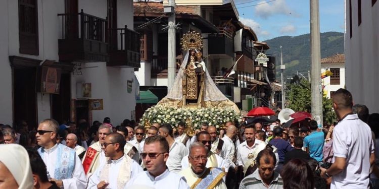 ¿Quién se robó la corona de la Virgen del Carmen?