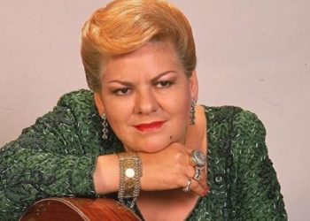 Paquita la del Barrio fue hospitalizada de urgencia