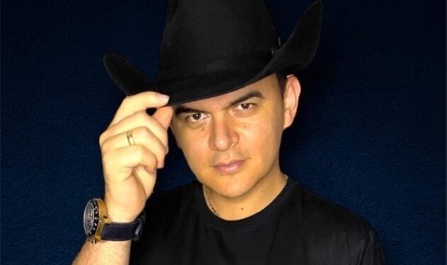 Viktor Gaviria un talentoso cejeño que incursiona en la música popular