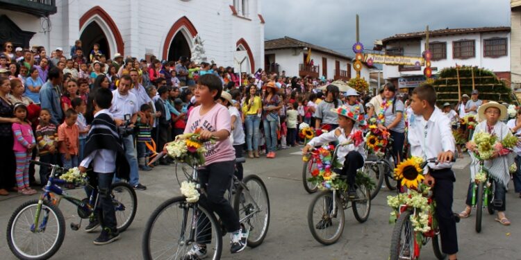 La bicicleta: patrimonio de los cejeños
