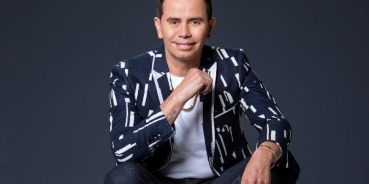 Jhonny Rivera le cumplió el sueño a dos jóvenes seguidores